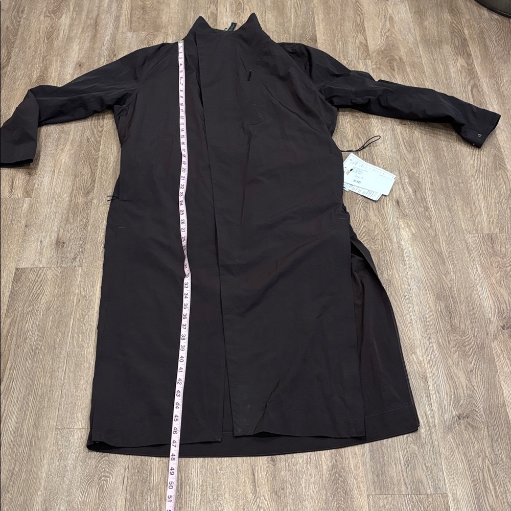 Lululemon Lab Moraine Coat in Maroon Brown. Size L - Picture 15 of 16